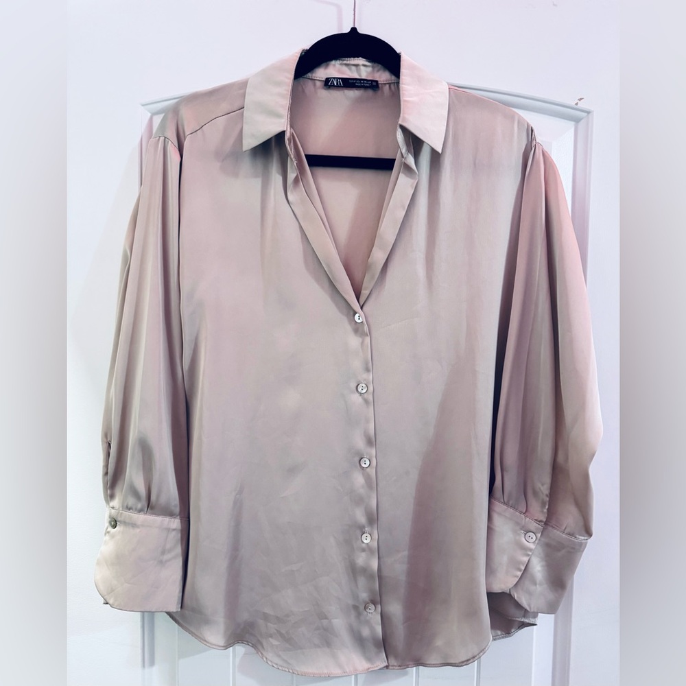 NWOT- Zara- size M- 100% polyester satin blouse